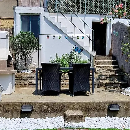 Casa Enzo Apartment *